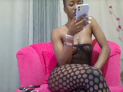 Queeen model online show from 01/22/25, 12:06