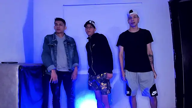 Threesome-no-mercy online show from 02/08/26, 01:31