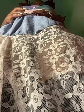 Snapshot of Cherrytowild chatting on 02/19/25, 09:39 Cherrytowild online show from 02/19/25, 09:39