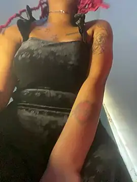 Snapshot of Cherrytowild chatting on 03/07/25, 06:24 Cherrytowild online show from 03/07/25, 06:24