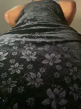 Snapshot of Cherrytowild chatting on 11/04/25, 08:46 Cherrytowild online show from 11/04/25, 08:46