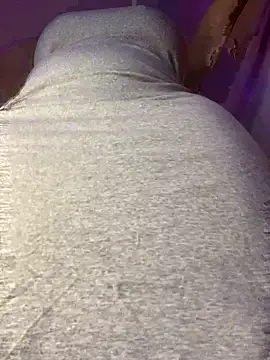 Snapshot of Cherrytowild chatting on 12/03/25, 05:44 Cherrytowild online show from 12/03/25, 05:44