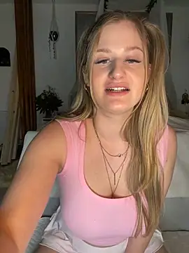 Snapshot of Busty-Ellie chatting on 12/29/24, 04:51 Busty-Ellie online show from 12/29/24, 04:51