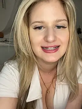 Snapshot of Busty-Ellie chatting on 02/23/25, 01:21 Busty-Ellie online show from 02/23/25, 01:21