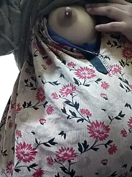 Snapshot of Aaradhya chatting on 12/08/24, 01:02 Aaradhya online show from 12/08/24, 01:02