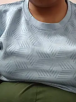 Snapshot of Aaradhya chatting on 12/21/24, 03:47 Aaradhya online show from 12/21/24, 03:47