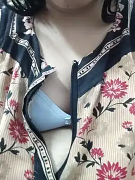 Snapshot of Aaradhya chatting on 01/19/25, 04:33 Aaradhya online show from 01/19/25, 04:33