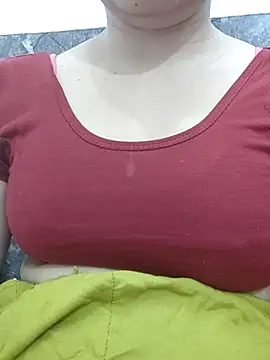 Snapshot of Aaradhya chatting on 03/16/25, 01:28 Aaradhya online show from 03/16/25, 01:28