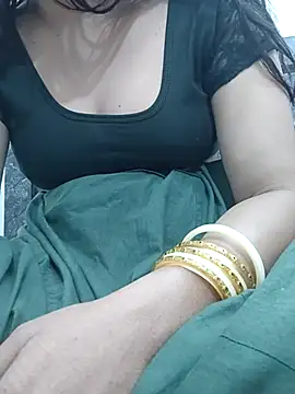 Snapshot of Aaradhya chatting on 03/21/25, 04:17 Aaradhya online show from 03/21/25, 04:17