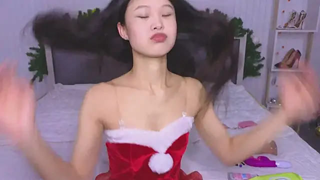 Tina Kim  online show from 12/24/24, 04:33