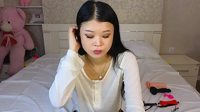 Tina Kim  online show from 03/17/26, 10:18