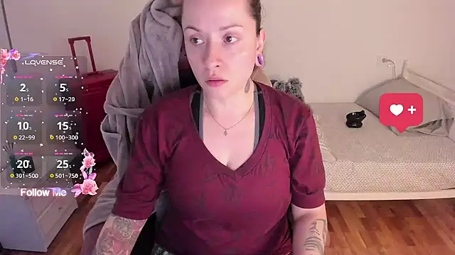 Snapshot of Domina_Deivis chatting on 12/04/25, 01:20 Domina Deivis online show from 12/04/25, 01:20