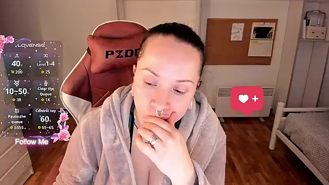 Snapshot of Domina_Deivis chatting on 01/14/26, 02:01 Domina Deivis online show from 01/14/26, 02:01