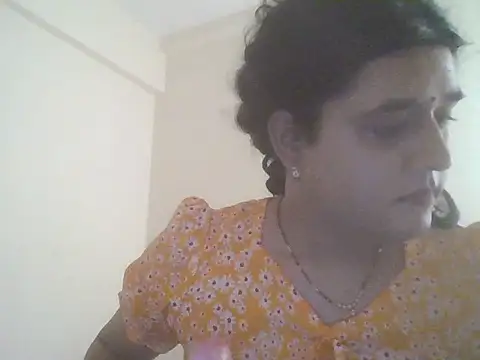 sexyindianbitchlilly online show from 05/11/26, 08:31