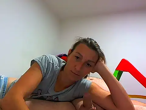 Snapshot of Kassandra_mike chatting on 10/20/25, 06:30 Kassandra mike online show from 10/20/25, 06:30