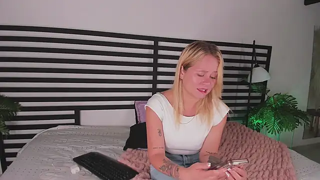 stefanny ruiz  online show from 01/08/25, 12:47