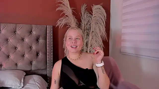 stefanny ruiz  online show from 01/09/26, 12:41