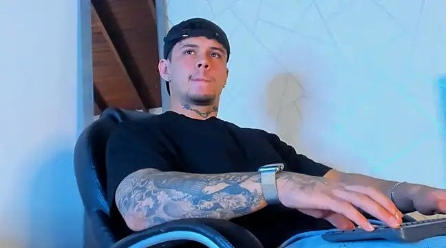 NoahhBrown online show from 03/16/25, 03:47