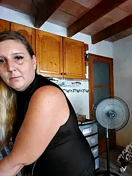 BecciDeluxe online show from 09/12/25, 12:38