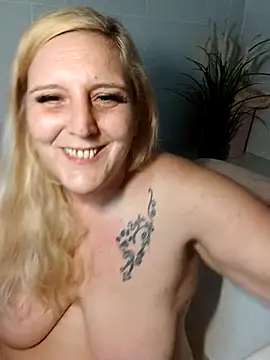 BecciDeluxe online show from 01/08/26, 06:10