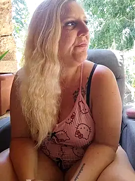 BecciDeluxe online show from 05/31/26, 11:17