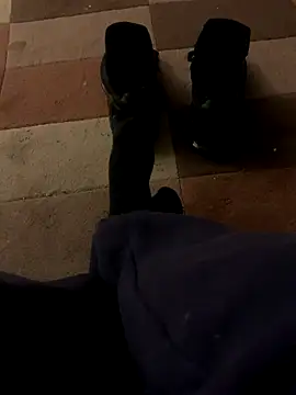 Snapshot of footsy35 chatting on 12/21/25, 07:04 footsy35 online show from 12/21/25, 07:04