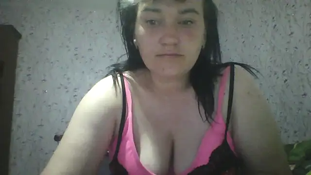 Snapshot of HollyLaBerry chatting on 06/14/26, 05:53 HollyLaBerry online show from 06/14/26, 05:53