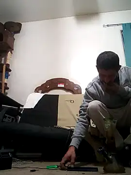 Snapshot of LongDickZee562 chatting on 03/06/25, 06:19 LongDickZee562 online show from 03/06/25, 06:19