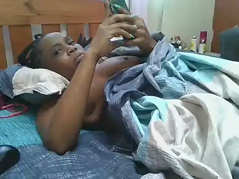 Snapshot of Sweetchoco5 chatting on 10/29/25, 06:59 Sweetchoco5 online show from 10/29/25, 06:59