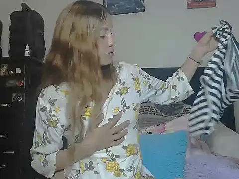 valerivegass online show from 11/24/25, 02:17