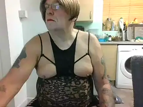 Snapshot of samanthasissieuk chatting on 01/01/25, 04:18 samanthasissieuk online show from 01/01/25, 04:18