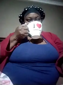 Snapshot of MATUREBUSSTY chatting on 03/20/25, 02:19 MATUREBUSSTY online show from 03/20/25, 02:19