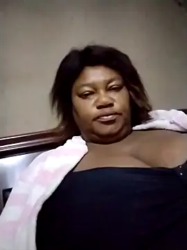 Snapshot of MATUREBUSSTY chatting on 09/26/25, 01:42 MATUREBUSSTY online show from 09/26/25, 01:42