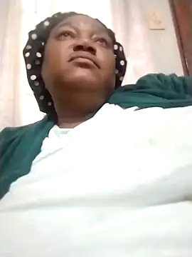 Snapshot of MATUREBUSSTY chatting on 09/28/25, 07:52 MATUREBUSSTY online show from 09/28/25, 07:52