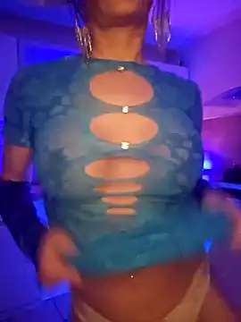 Snapshot of Luna_Kitanna chatting on 12/06/24, 10:19 Luna Kitanna online show from 12/06/24, 10:19