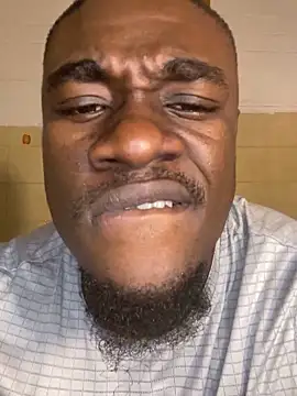 Snapshot of Pinepool21 chatting on 10/09/25, 04:05 Pinepool21 online show from 10/09/25, 04:05