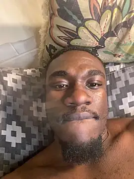 Snapshot of Pinepool21 chatting on 10/28/25, 06:32 Pinepool21 online show from 10/28/25, 06:32