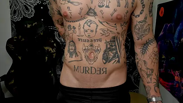 Snapshot of layneinchains chatting on 12/18/24, 09:51 layneinchains online show from 12/18/24, 09:51