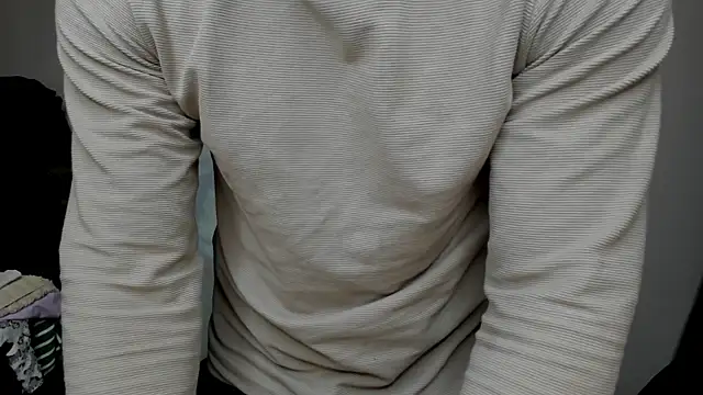 Snapshot of layneinchains chatting on 01/05/25, 04:04 layneinchains online show from 01/05/25, 04:04