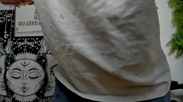 Snapshot of layneinchains chatting on 02/08/25, 05:50 layneinchains online show from 02/08/25, 05:50