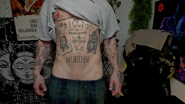 Snapshot of layneinchains chatting on 02/19/25, 12:35 layneinchains online show from 02/19/25, 12:35