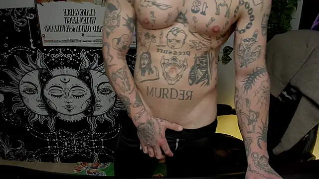 Snapshot of layneinchains chatting on 02/20/25, 06:28 layneinchains online show from 02/20/25, 06:28