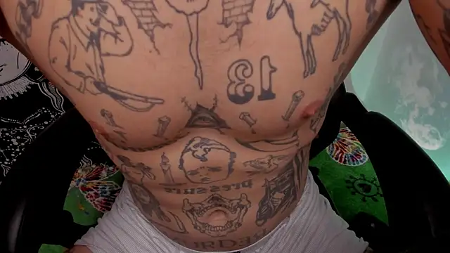 Snapshot of layneinchains chatting on 02/27/25, 10:15 layneinchains online show from 02/27/25, 10:15