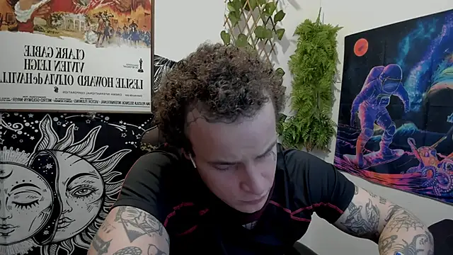 Snapshot of layneinchains chatting on 03/09/25, 09:25 layneinchains online show from 03/09/25, 09:25