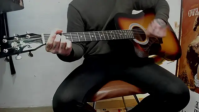 Snapshot of layneinchains chatting on 09/19/25, 05:35 layneinchains online show from 09/19/25, 05:35