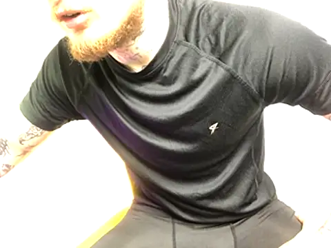 Snapshot of layneinchains chatting on 11/05/25, 09:09 layneinchains online show from 11/05/25, 09:09