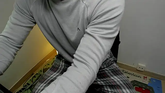 Snapshot of layneinchains chatting on 11/09/25, 10:13 layneinchains online show from 11/09/25, 10:13