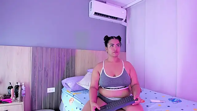 hannnasmith online show from 09/23/25, 03:20