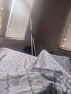 Snapshot of juniorpr69 chatting on 11/30/25, 02:32 juniorpr69 online show from 11/30/25, 02:32