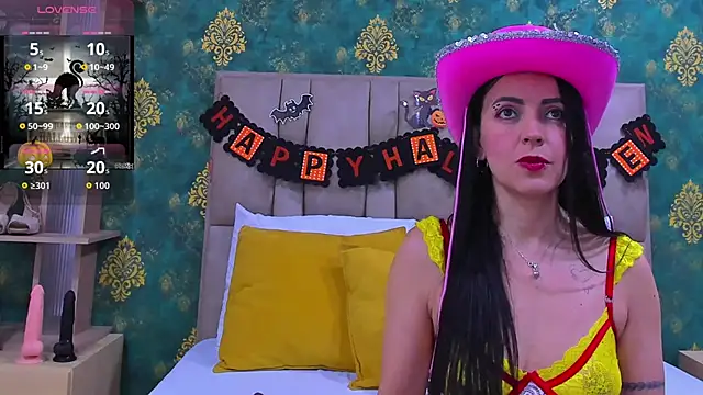 SuzanSmithh online show from 10/31/25, 10:49